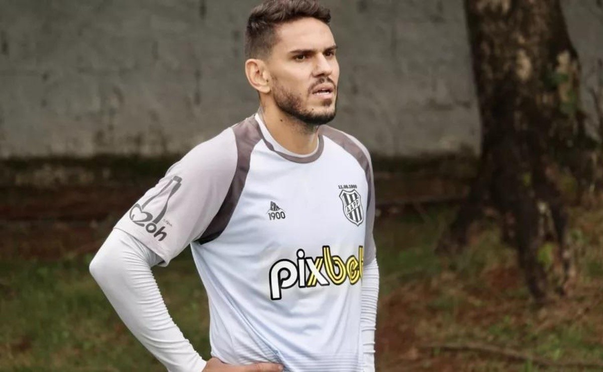 Ponte Preta Rescinde Contrato Com Zagueiro Fabrício E Atacante Clube Sobe Jogador Da Base Para 