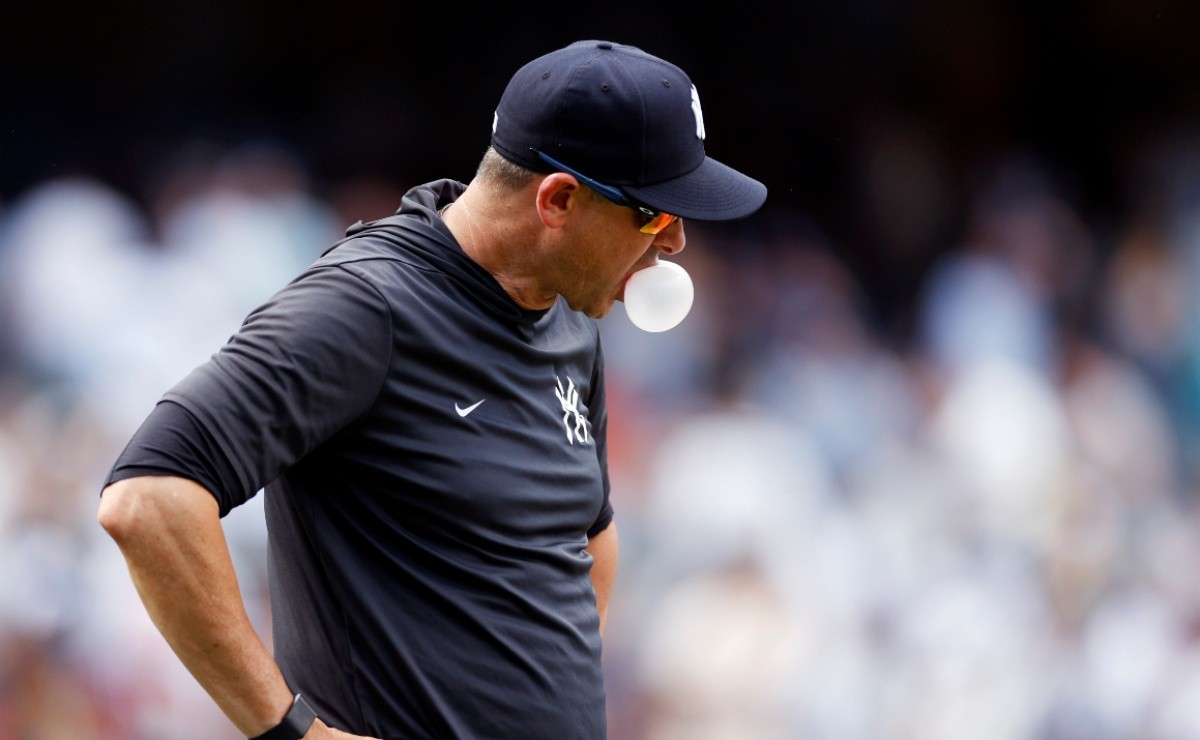 Yankees: Aaron Boone gum throw after ejection led to jokes