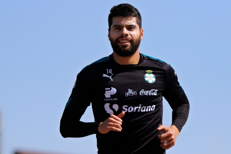 Néstor Araujo regresa a la Liga MX, donde ya jugó para Cruz Azul y Santos Laguna. Créditos: Jam Media