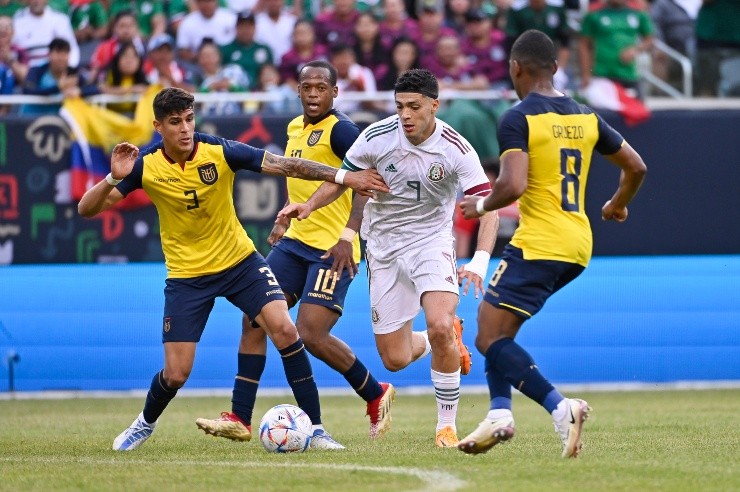 Raúl Jiménez México vs Ecuador