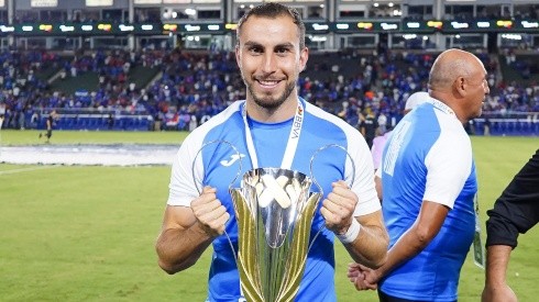 Alejandro Mayorga conquistó su primer título como jugador de Cruz Azul.