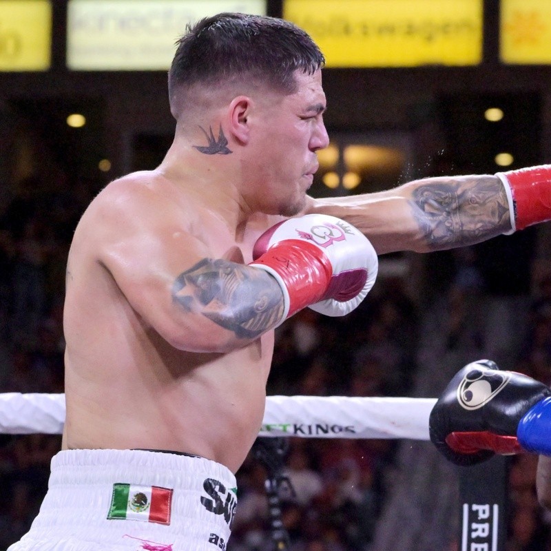 Brian Castaño explicó por qué llevó la bandera de México en su última pelea ante Jermell Charlo