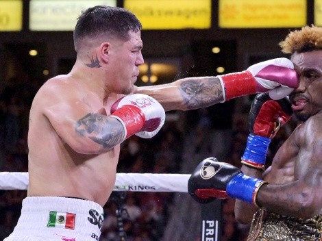 Brian Castaño explicó por qué llevó la bandera de México en su última pelea ante Jermell Charlo