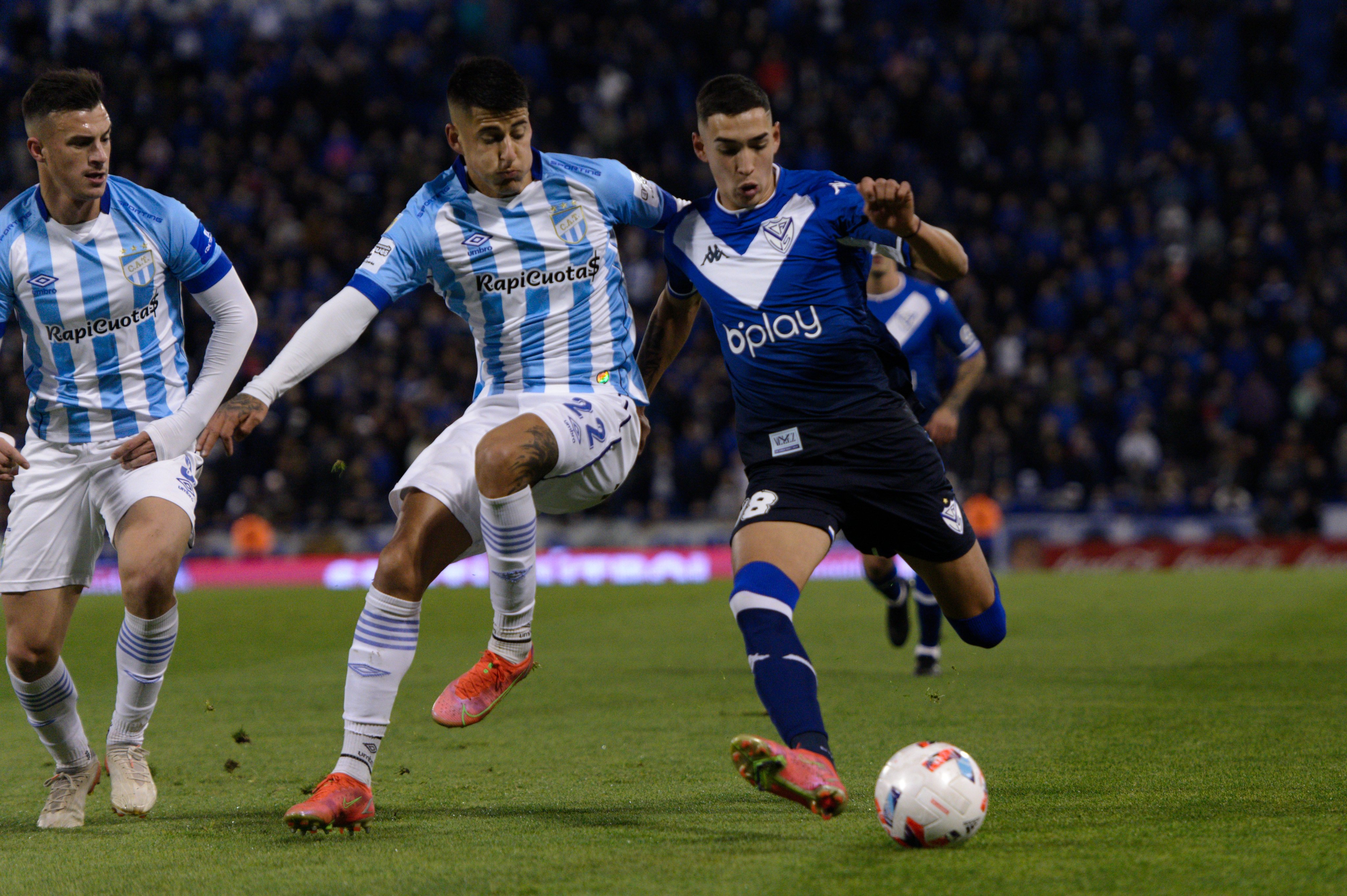 Vélez no pudo con Atlético Tucumán antes de definir la Libertadores con River