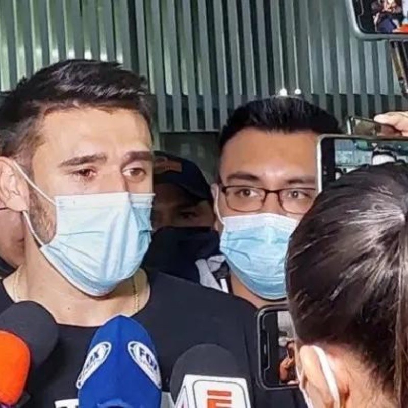 Toto Salvió llegó a México y los fanáticos hicieron un caos en el aeropuerto