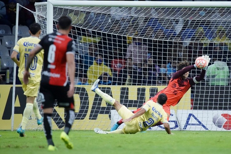 Guillermo Ochoa América