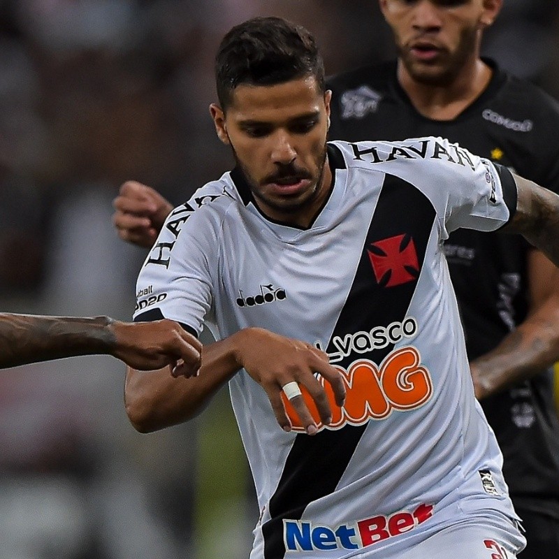 “Novo Henrique”; titular de Mauricio é comparado com ala do Lyon