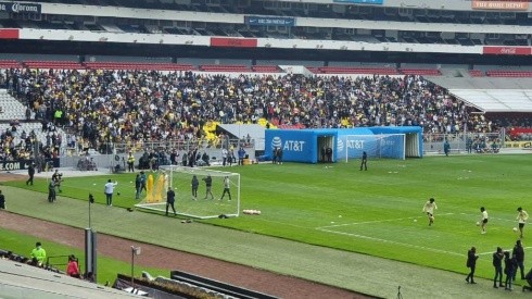 El hincha se hizo presente en el Estadio Azteca.