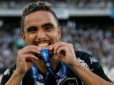 Nome de Rafael volta à pauta do Botafogo e data para retorno do lateral é divulgada