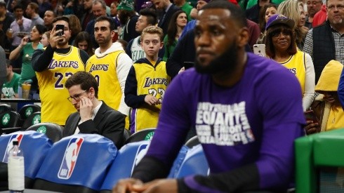 LeBron James con fans de Los Angeles Lakers
