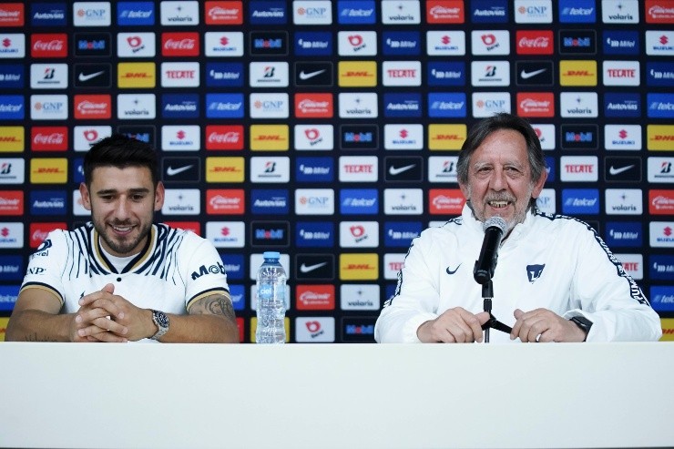 Salvio y Silva en conferencia de prensa (Imago 7)