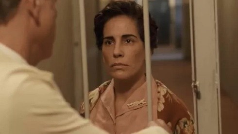 Glória Pires como Nise da Silveira no filme "Nise: O Coração da Loucura"
