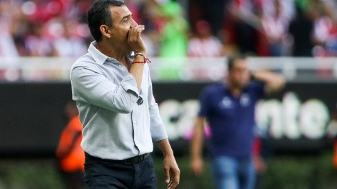 Ricardo Cadena habría empezado a ceder ante la presión por el pésimo inicio de las Chivas