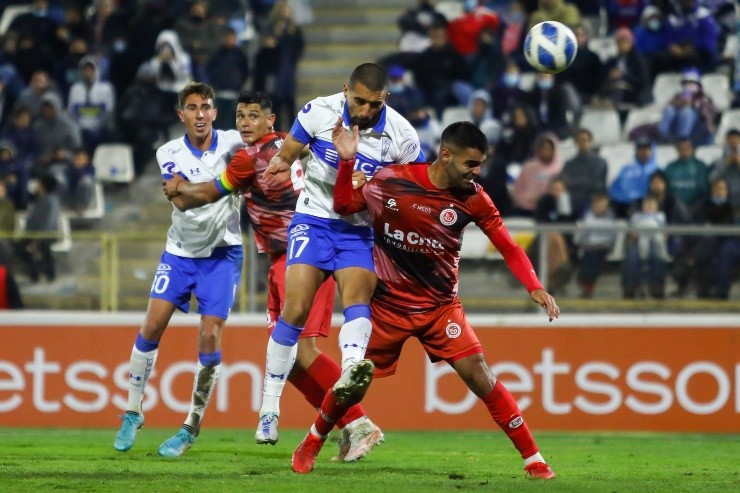Ampuero avisa que la UC debe ir paso a paso | Foto: Agencia Uno 