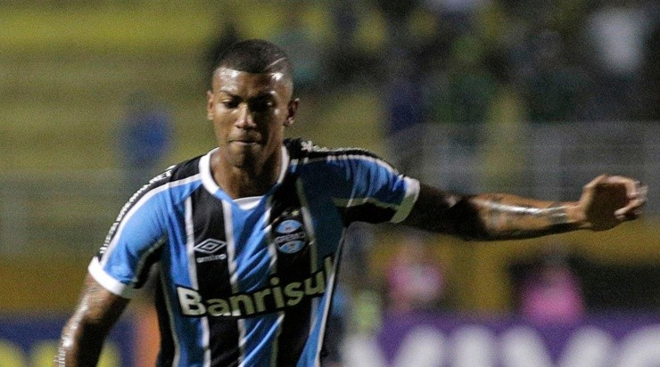 Foto: Daniel Vorley/AGIF - Walace foi bem jogando pelo Grêmio.