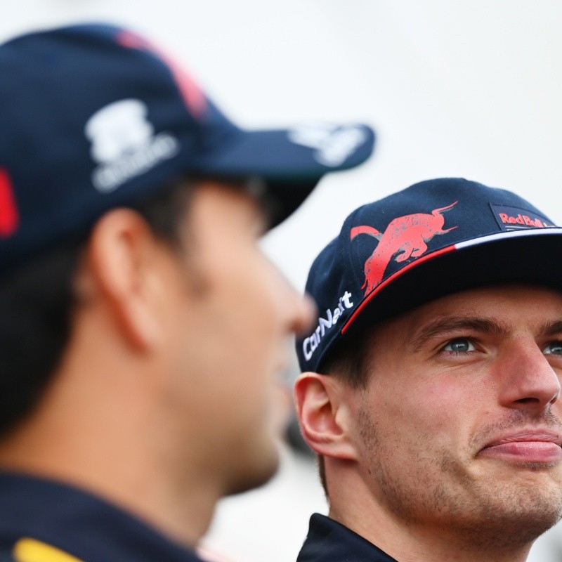 ¡A puro ingenio! Checo Pérez vence a Max Verstappen en un divertido juego de Red Bull