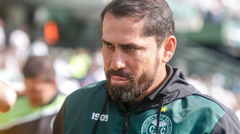Gabriel Machado/AGIF - Treinador do Coritiba.