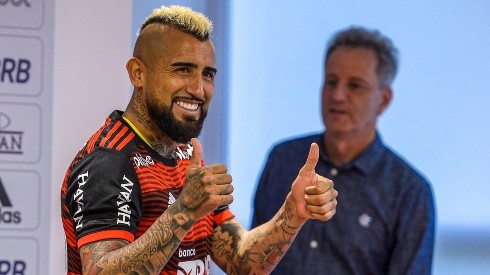 Arturo Vidal fue presentado de manera oficial en Flamengo