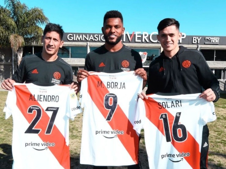 Pablo Solari presentado junto a Miguel Borja y Rodrigo Aliendro | Foto: River Plate 