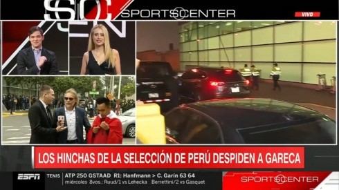 Periodistas de ESPN Argentina no pudieron contener las risas al encontrarse con el imitador de Ricardo Gareca. Foto: ESPN