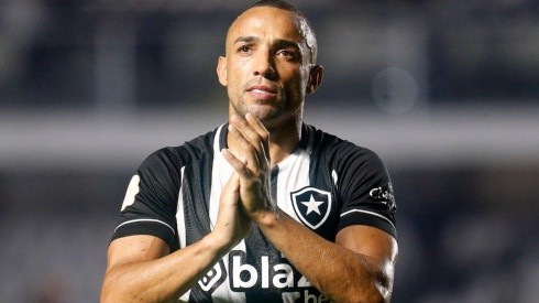 Foto: Vitor Silva/Botafogo/Divulgação - Marçal: estreou pelo Botafogo no meio de semana