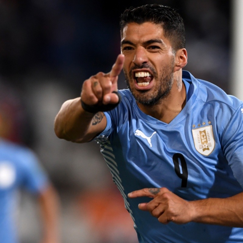 After three months of exile, Luis Suarez back in Uruguay jersey