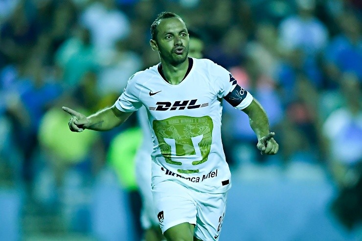 Marcelo Díaz jugó tres torneos en Pumas. Créditos: Imago7