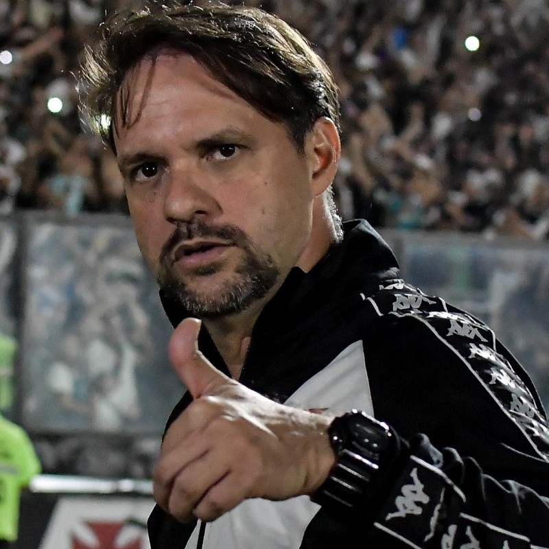 Maurício Souza volta a contar com dupla no Vasco, mas perde zagueiro