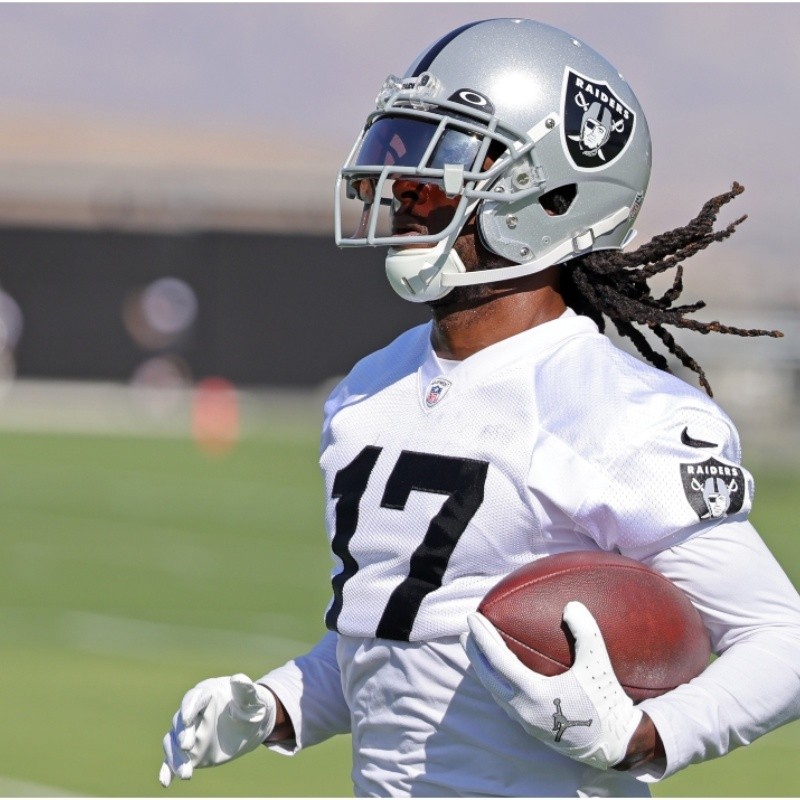 NFL News: Davante Adams clears the air on Derek Carr being a Hall of Famer