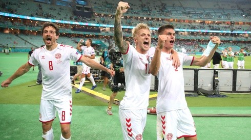 Jogadores da Dinamarca comemoram classificação na Eurocopa