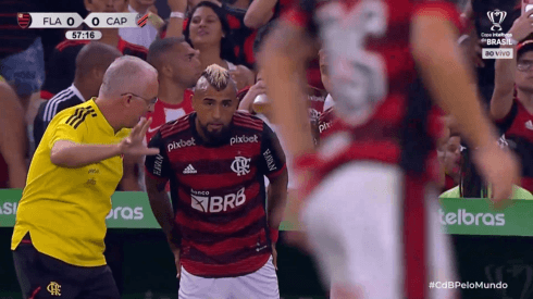 Vidal ahogó su grito de gol con Flamengo en empate con Paranaense.