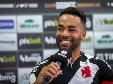 “Vai estrear no…”; Transfer ban entra em pauta e Vasco define situação de Alex Teixeira