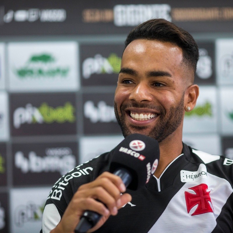 “Vai estrear no…”; Transfer ban entra em pauta e Vasco define situação de Alex Teixeira