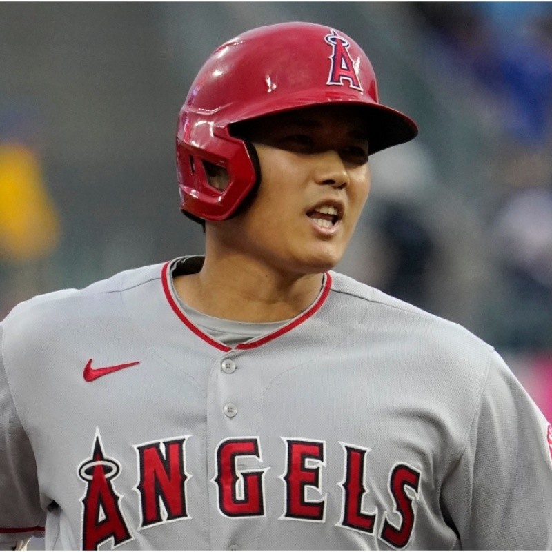 Shohei Ohtani (大谷翔平) & Angels Samurai Helmet headline the Top