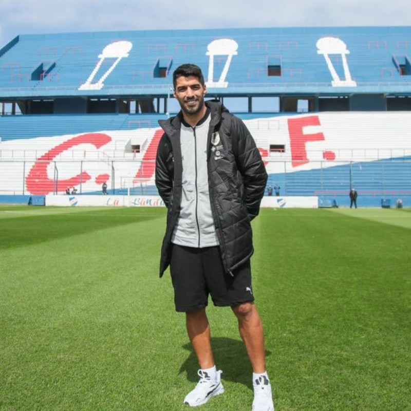 ¿Cómo comprar las primeras camisetas de Luis Suárez en Nacional?