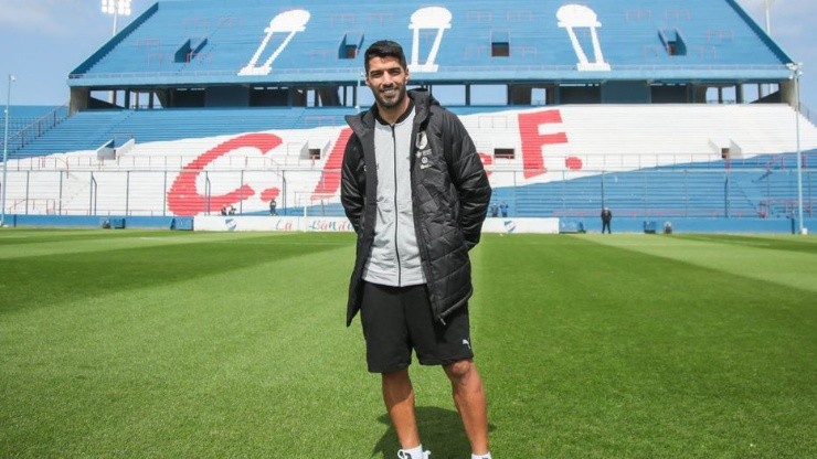 Suárez firmará contrato con Nacional.