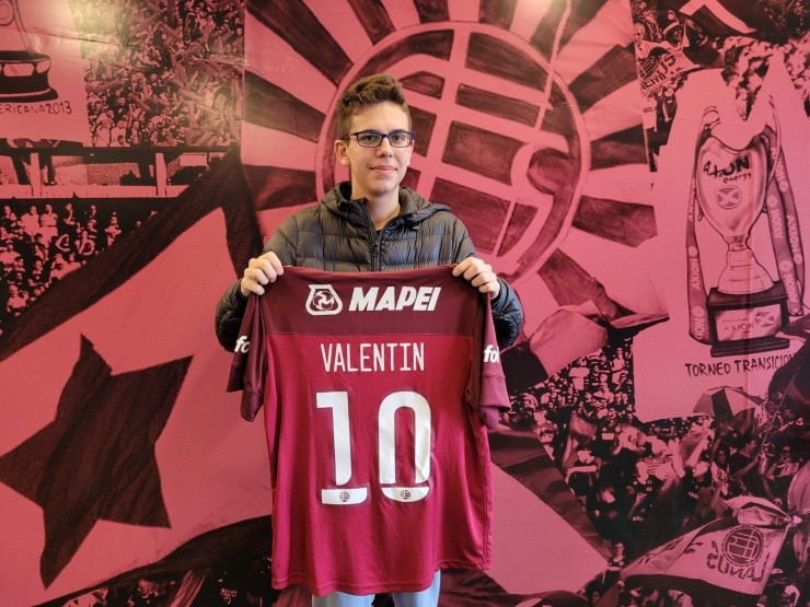Valentín ni se acordó del Superclásico y fue a ver a Lanús | Foto: Valentín Torres Erwerle Twitter 