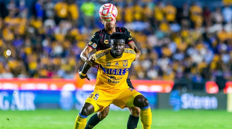 MONTERREY, MEXICO - JULY 17:  Jordy Caicedo of Tigres fights for the ball with Christian Rivera of Tijuana during the 3rd round match between Tigres UANL and Tijuana as part of the Torneo Apertura 2022 Liga MX at Universitario Stadium on July 17, 2022 in Monterrey, Mexico. (Photo by Francisco Vega/Getty Images)-Not Released (NR)
