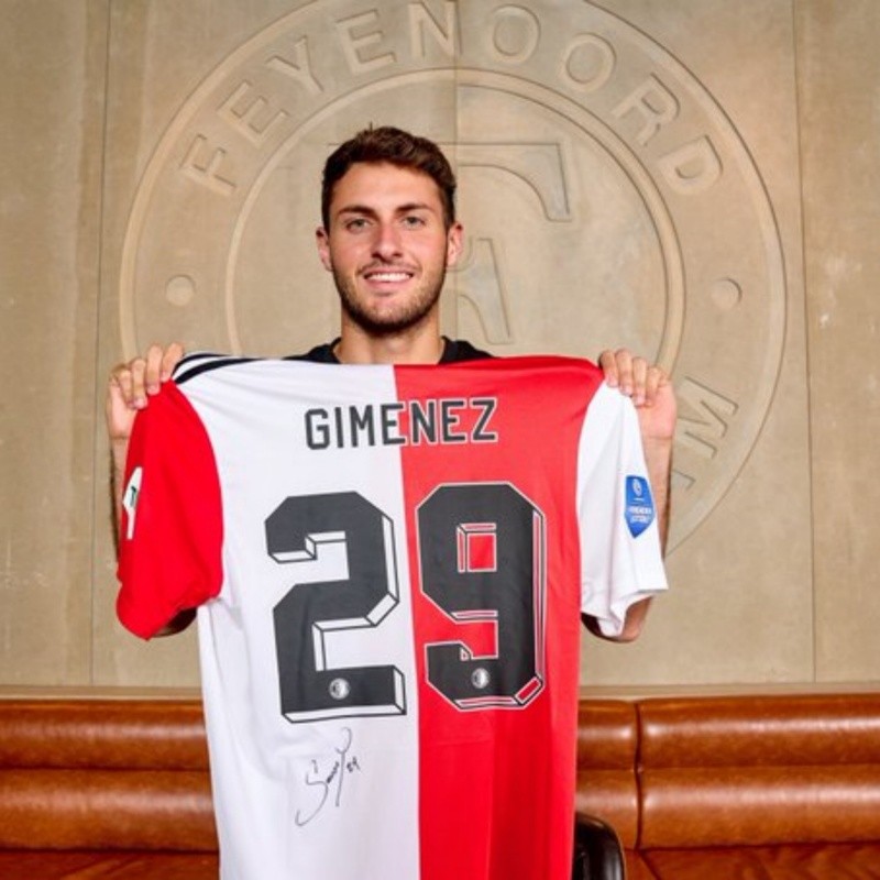 Santi Giménez se acerca a Qatar 2022 tras fichar por Feyenoord