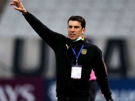 Peñarol despidió a Mauricio Larriera y ya alista a su nuevo entrenador
