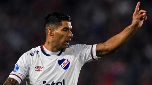 Suárez ingresó en el segundo tiempo del duelo entre Nacional ante Atlético Goianiense. (Foto: Getty Images)