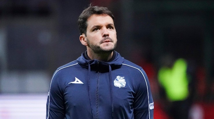 Toluca, Estado de Mexico, 2 de agosto de 2022. Nicolas Larcamon, Director Tecnico, durante el partido de la jornada 16 del torneo Apertura 2022 de la Liga BBVA MX, entre los Diablos Rojos del Toluca y el Club Puebla, celebrado en el estadio Nemesio Diez. Foto: Imago7/ Rafael Vadillo