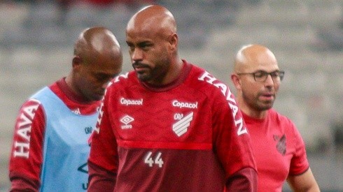Foto: Gabriel Machado/AGIF - Thiago Heleno: "General" pode ser mantido como titular do Athletico