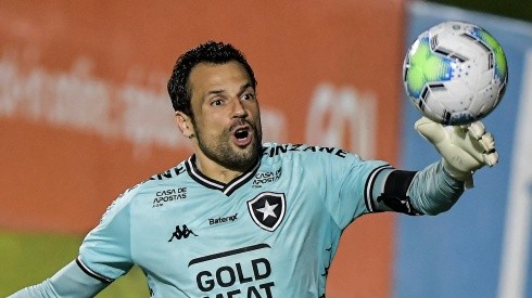 Cavalieri entra em ação contra o Botafogo e pede ‘bolada’ milionária