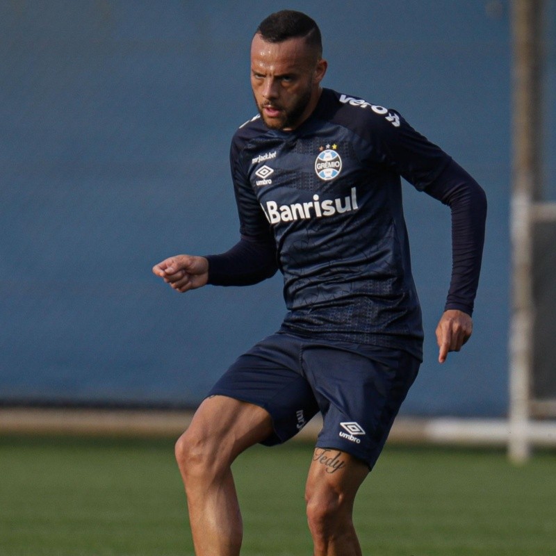 “Chegou muita coisa para nós”: de volta ao Grêmio, Guilherme revela propostas da Série A