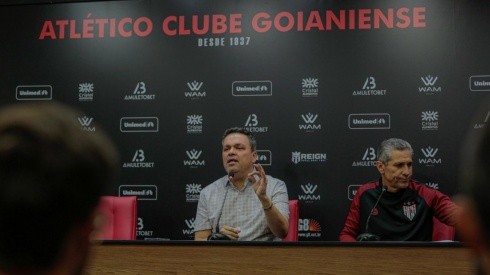 Foto: Flickr oficial do Atlético Goianiense - Adson em entrevista coletiva.
