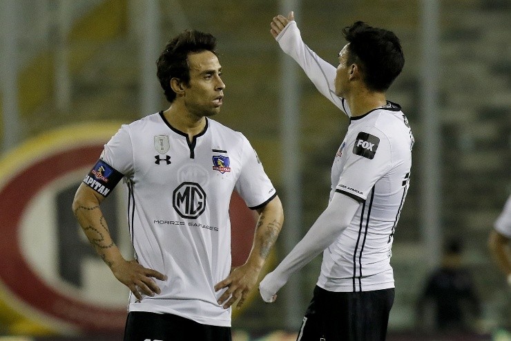 Valdivia destaca el gran trabajo que ha hecho Suazo | Foto: Agencia Uno 