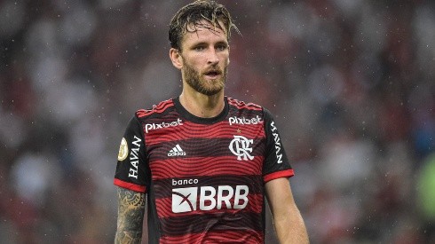 Foto: Thiago Ribeiro/AGIF - Léo Pereira vem sendo titular da zaga do Flamengo sob o comando de Dorival Júnior