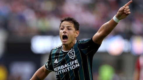 INGLEWOOD, CALIFORNIA - AUGUST 03: Javier Hernandez #14 of Los Angeles Galaxy reacts for possession against the Guadalajara Chivas during the first half of the Leagues Cup Showcase 2022 at SoFi Stadium on August 03, 2022 in Inglewood, California. (Photo by Harry How/Getty Images)-Not Released (NR)