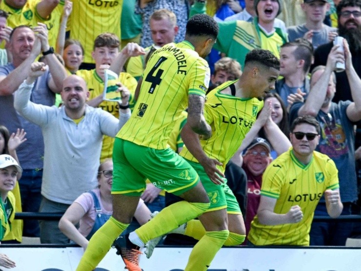 Aarons puso la igualdad para el Norwich | Foto: Norwich 